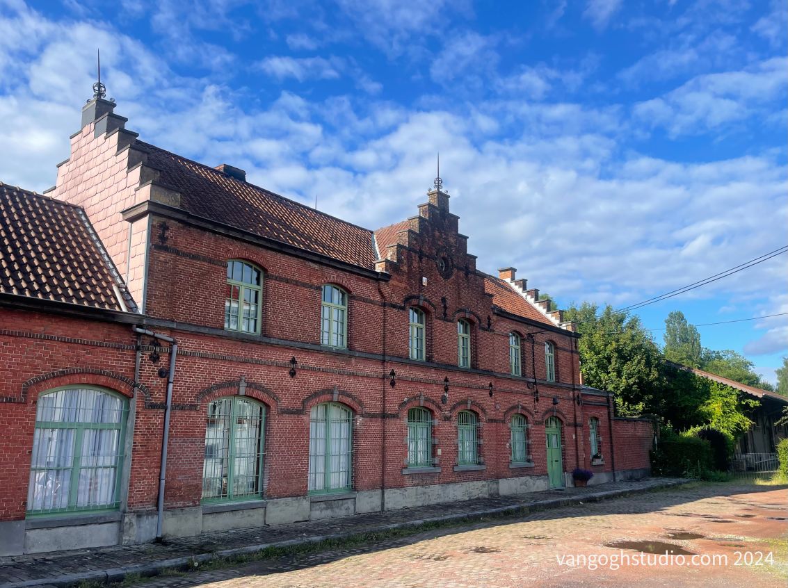 Old Station, 142 Rue de Paturages